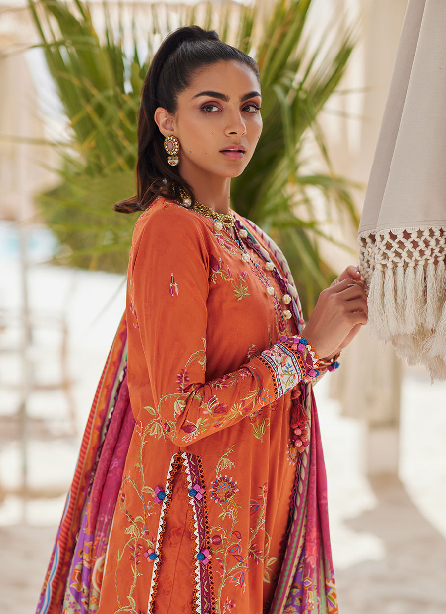 Farah Talib Aziz W E S - Luxury 2025 - Rita Rust