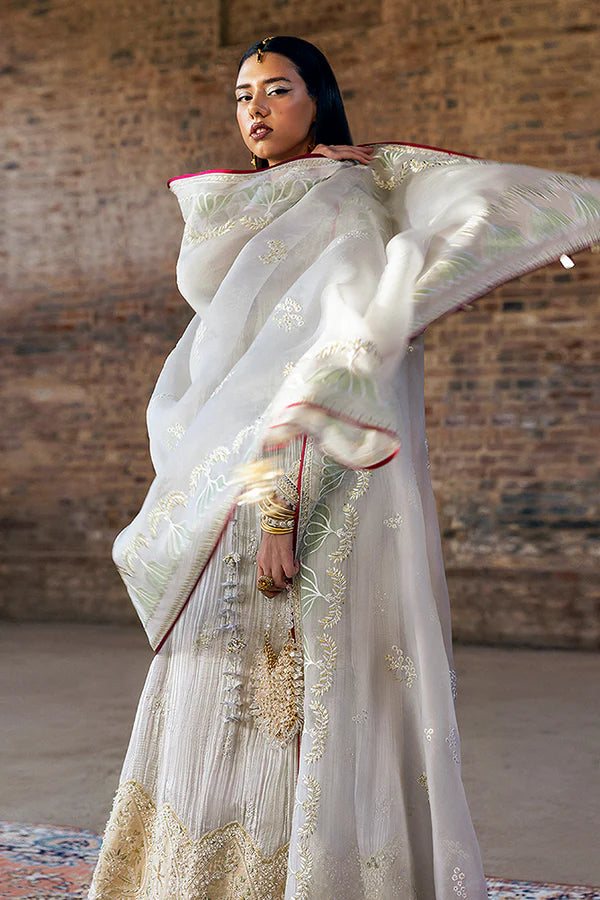 Suffuse Silk Pret '25 - NEVE
