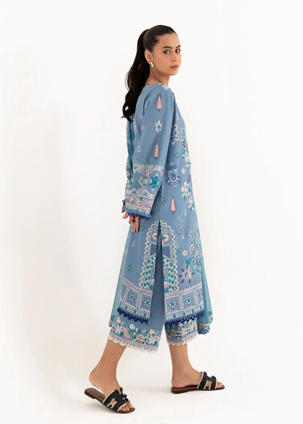 Sadaf Fawad Khan Siraa Lawn'25 - WISTERIA - A