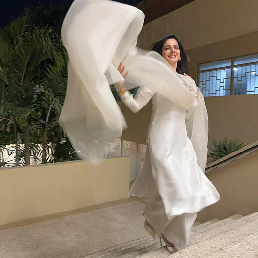Sadaf Kanwal Personalised '25 - Saba Qamar In White, Stripped Down To Shape And Shine