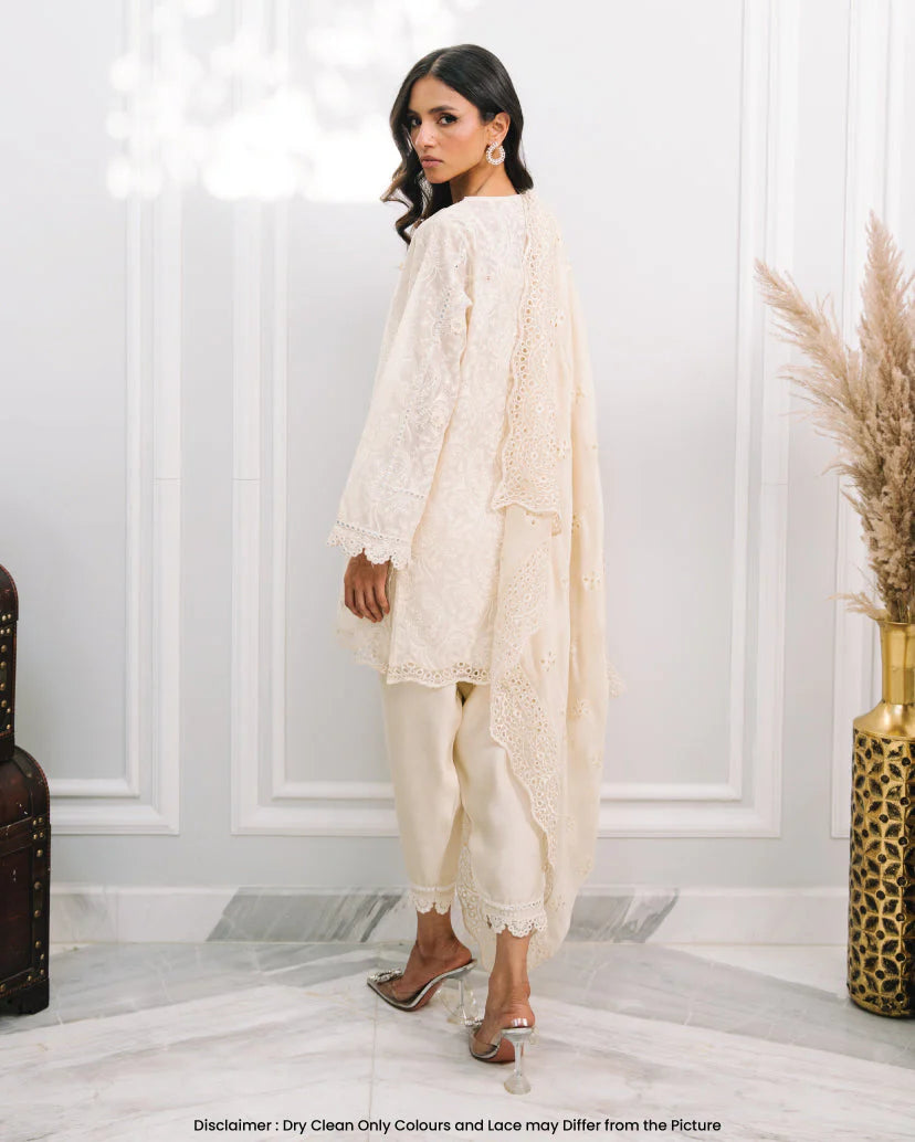 Nia Mia Eid '25 - Dove