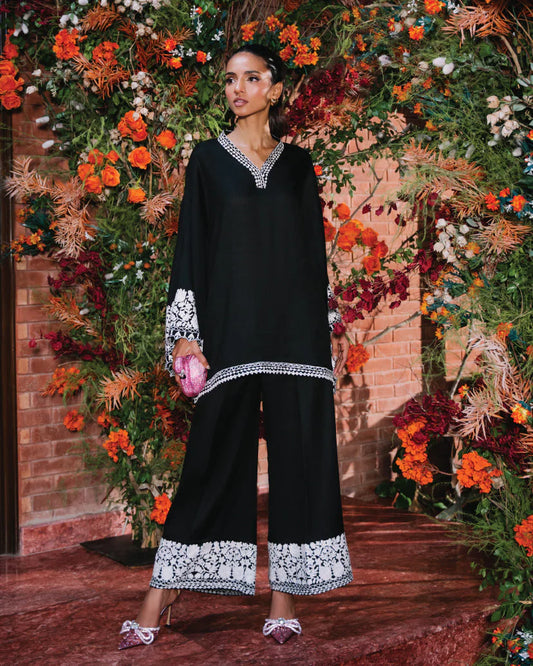 Nia Mia Pashmina/Velvets'24 - Pashmina checkmate