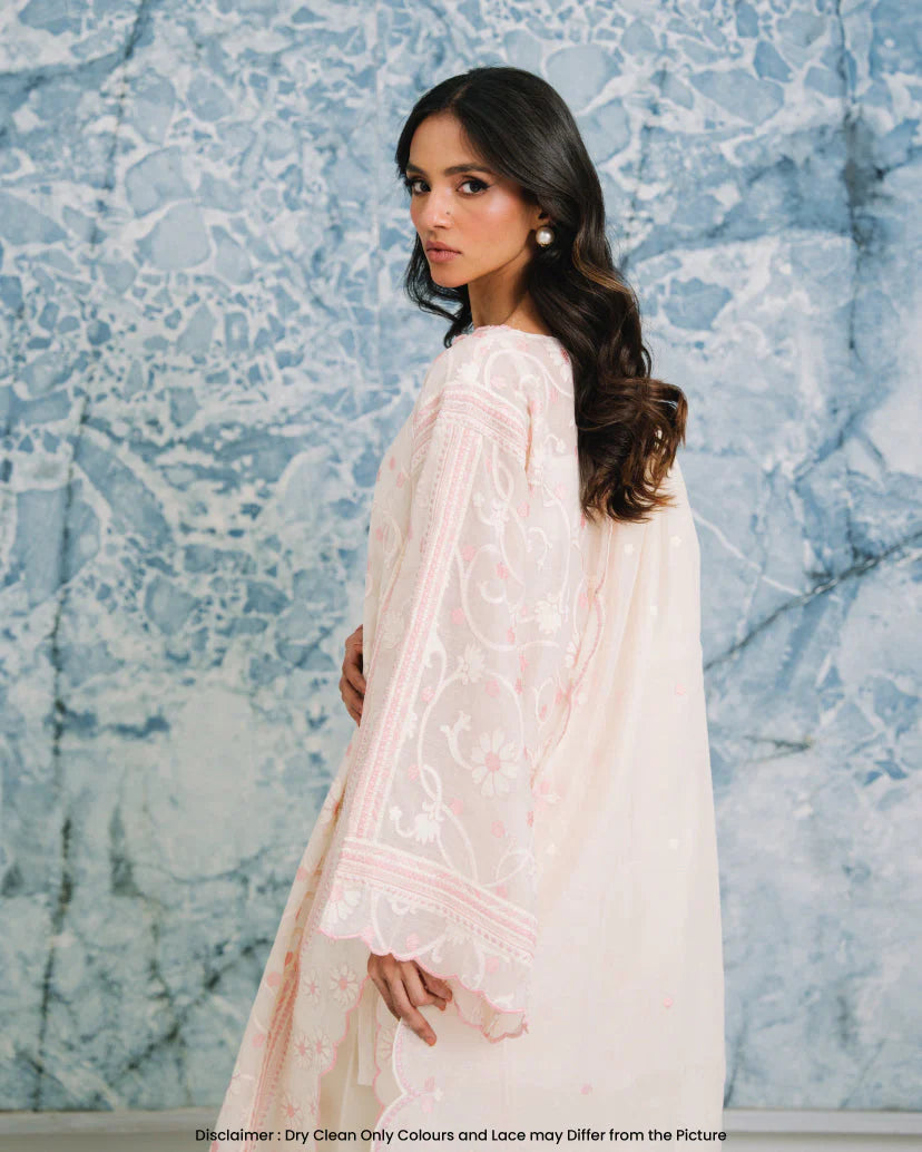 Nia Mia Eid '25 - Crei Pink