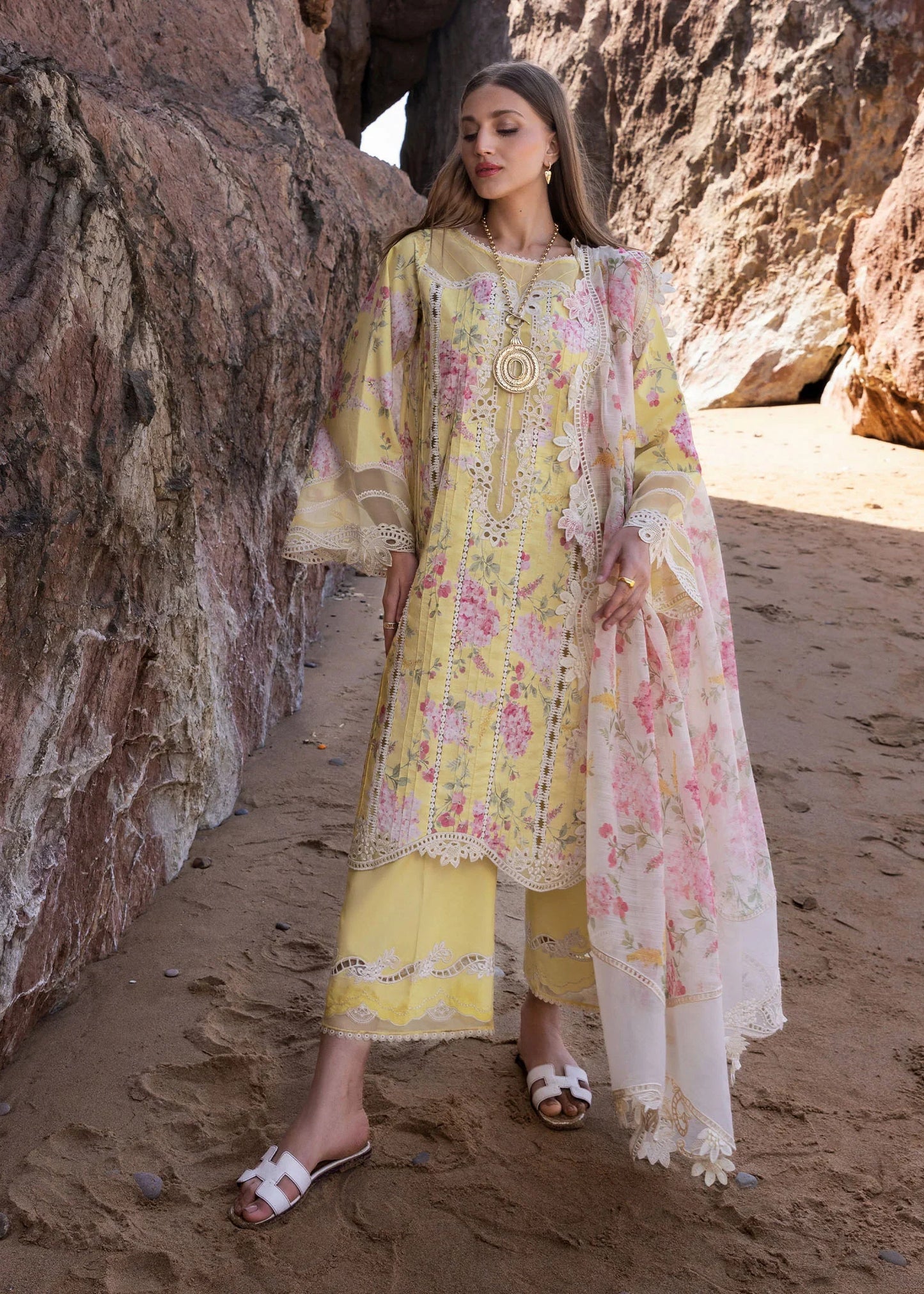 Crimson Flow by Crimson'25-Who'S That Girl - D3 A