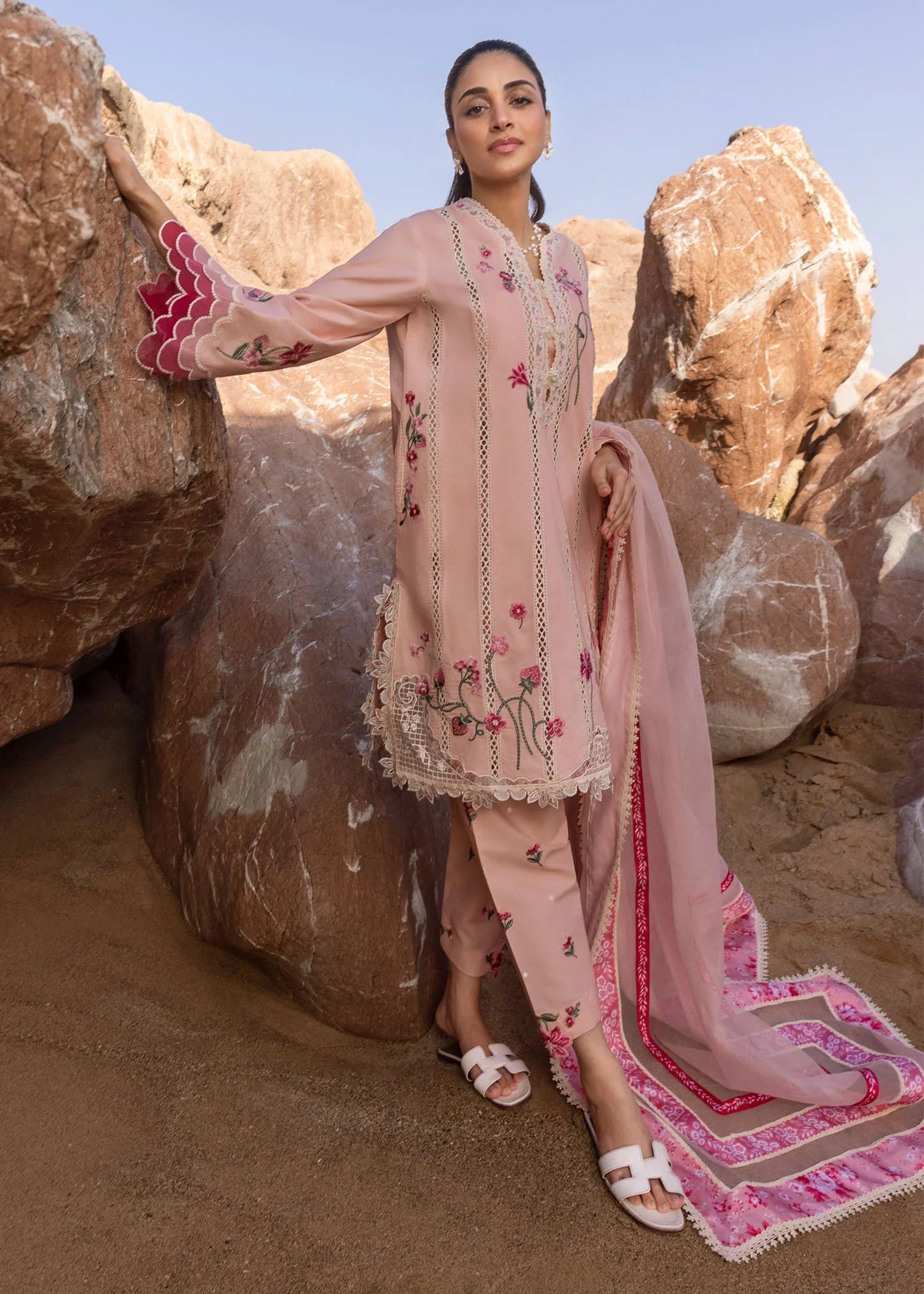 Crimson Flow by Crimson'25-Floral Crush - D6 B