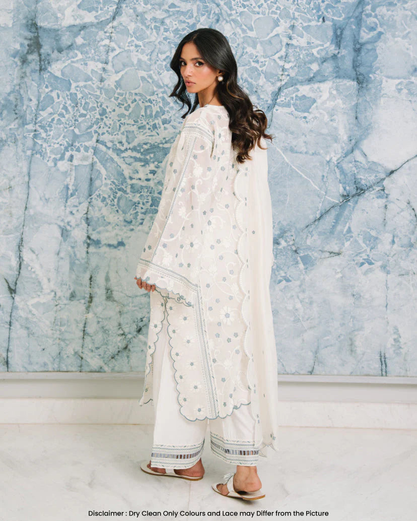 Nia Mia Eid '25 - Crei Blue