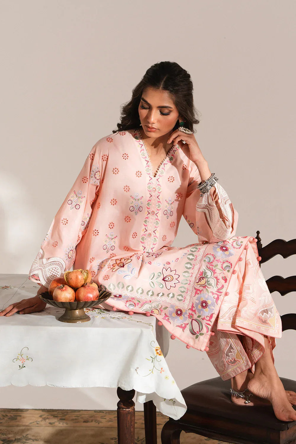 Ethnc Campaign Floral Charm HS'25 Drop-06 - E3319/103/315