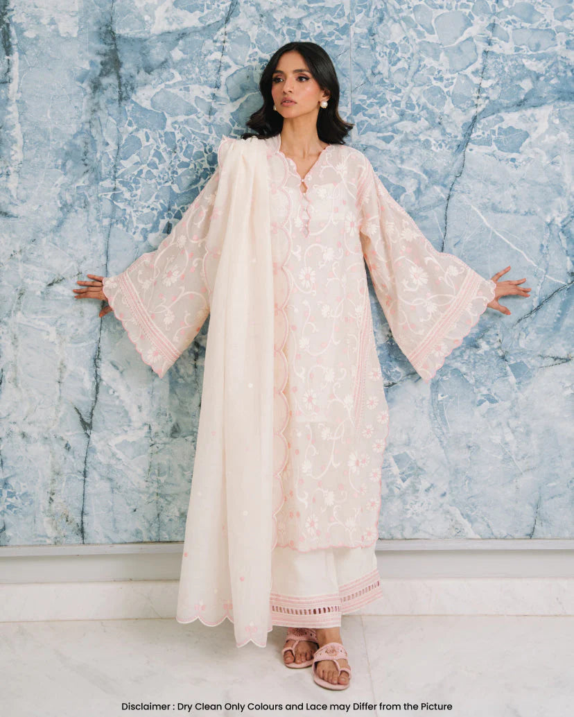 Nia Mia Eid '25 - Crei Pink