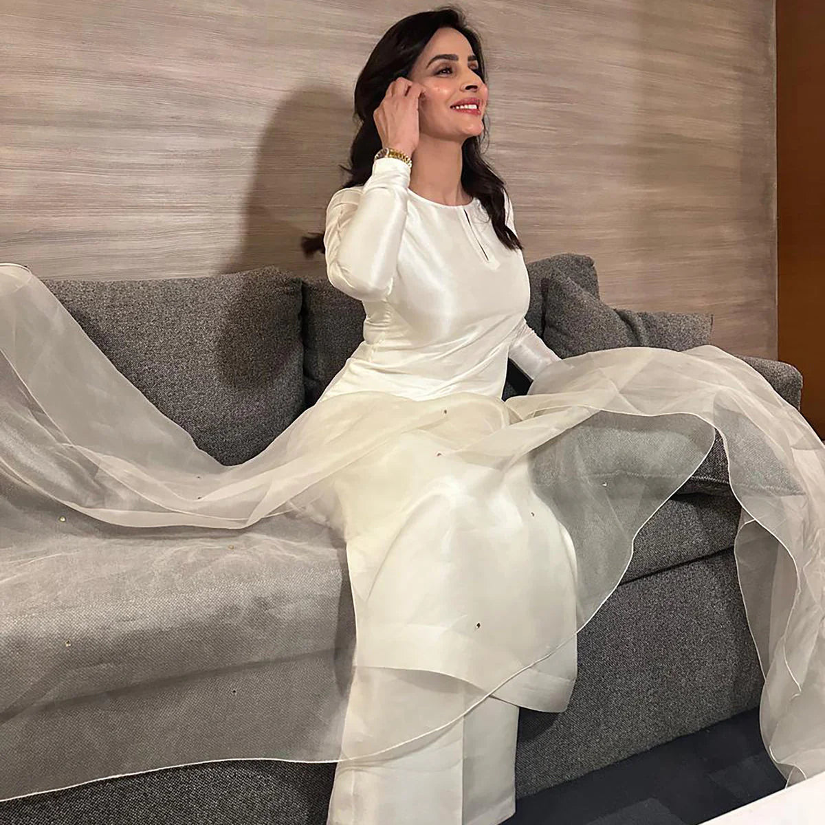 Sadaf Kanwal Personalised '25 - Saba Qamar In White, Stripped Down To Shape And Shine