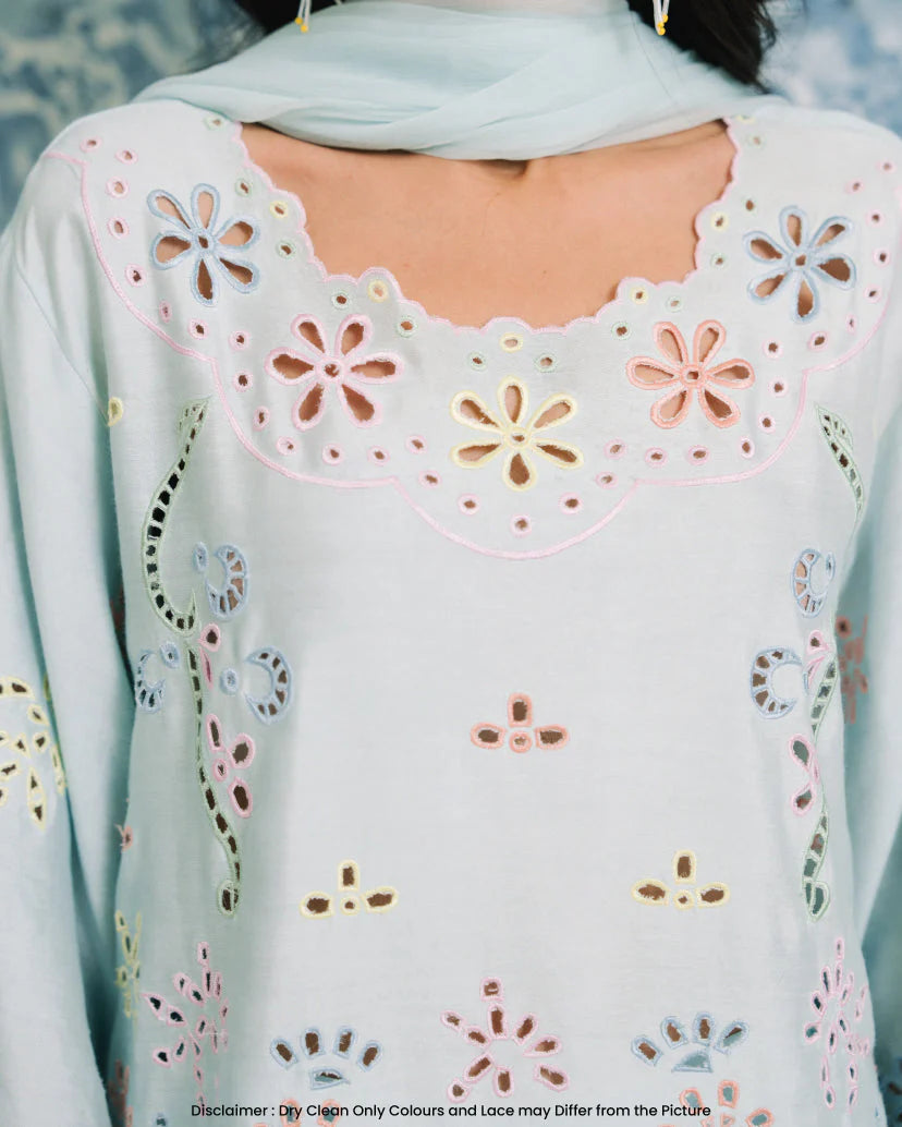 Nia Mia Eid '25 - Macaron