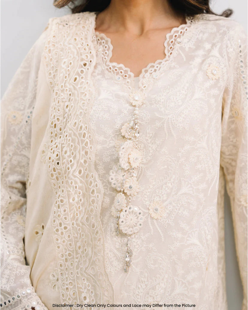 Nia Mia Eid '25 - Dove