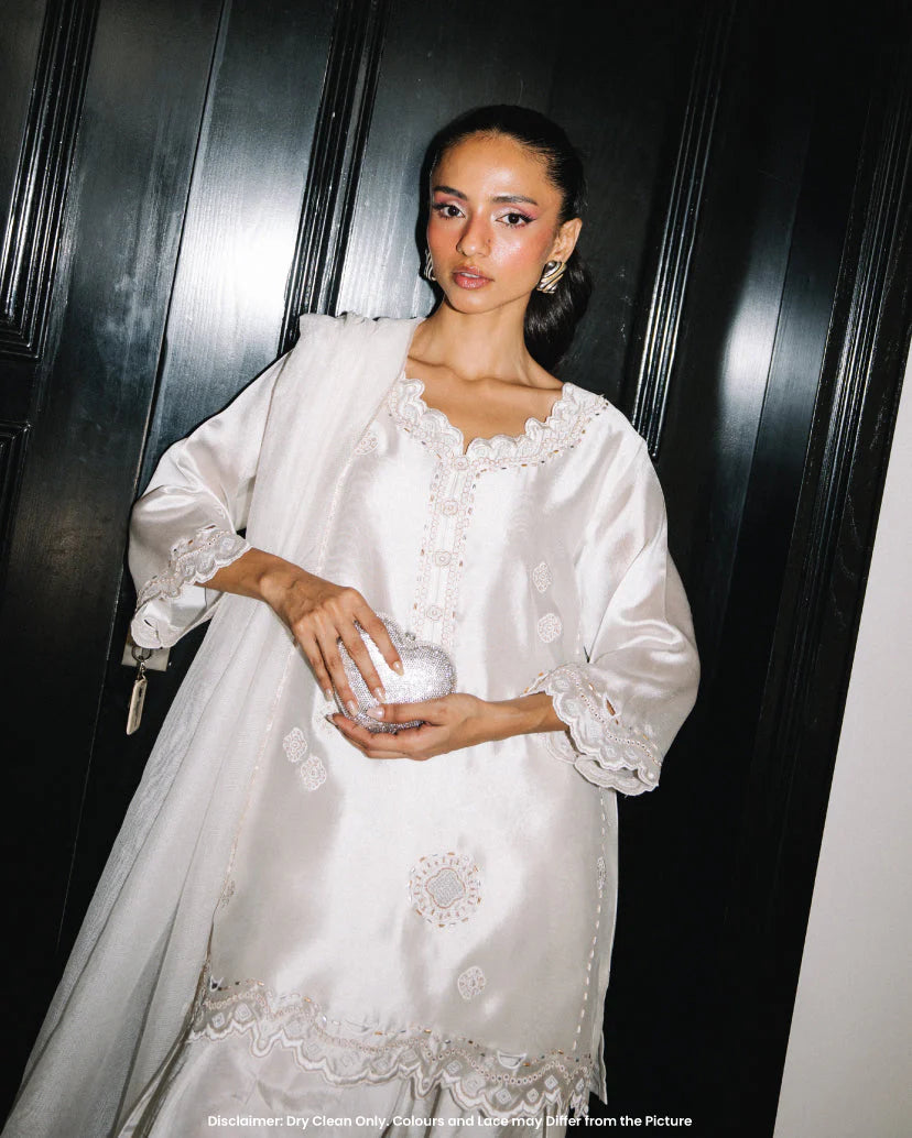 Nia Mia Eid Edit '25 - White Farshi