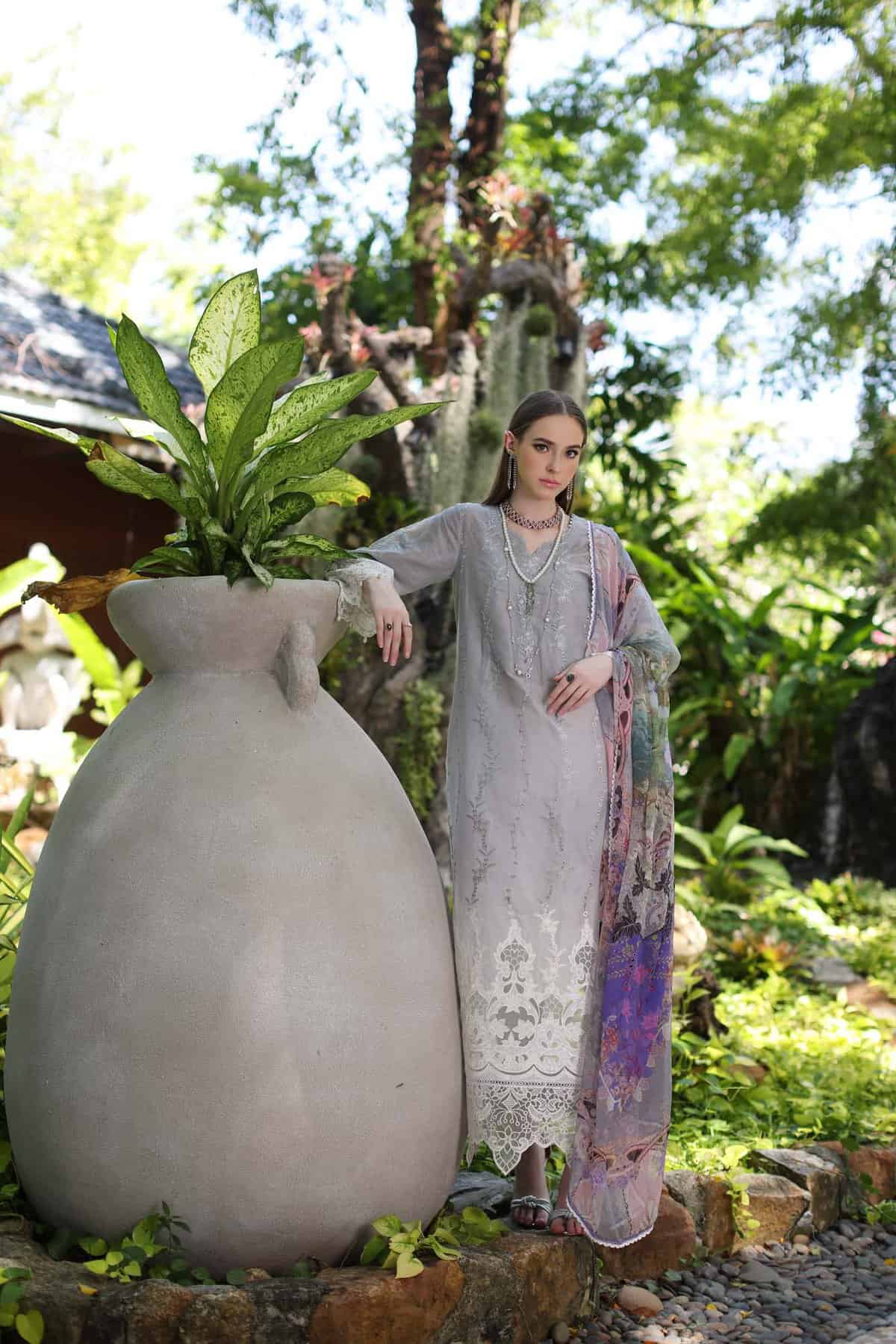 Noor Luxury Chikankari Lawn’24 | Saadi Aasad | D1-B