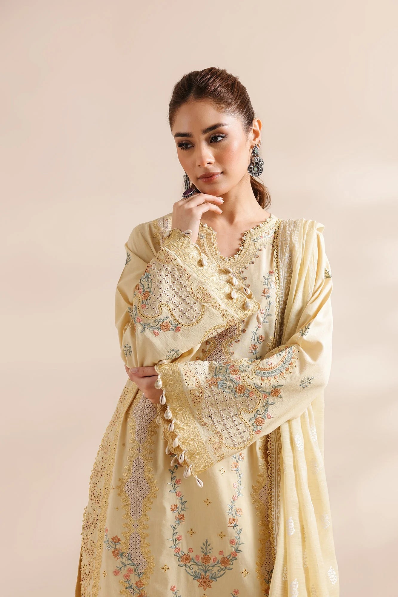 EMBROIDERED SUIT (E0944/203/110)