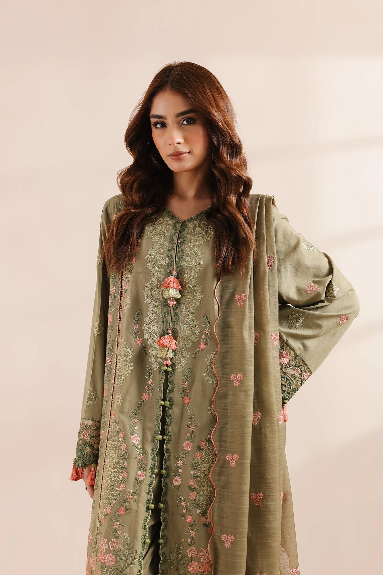 EMBROIDERED SUIT (E0959/203/126)