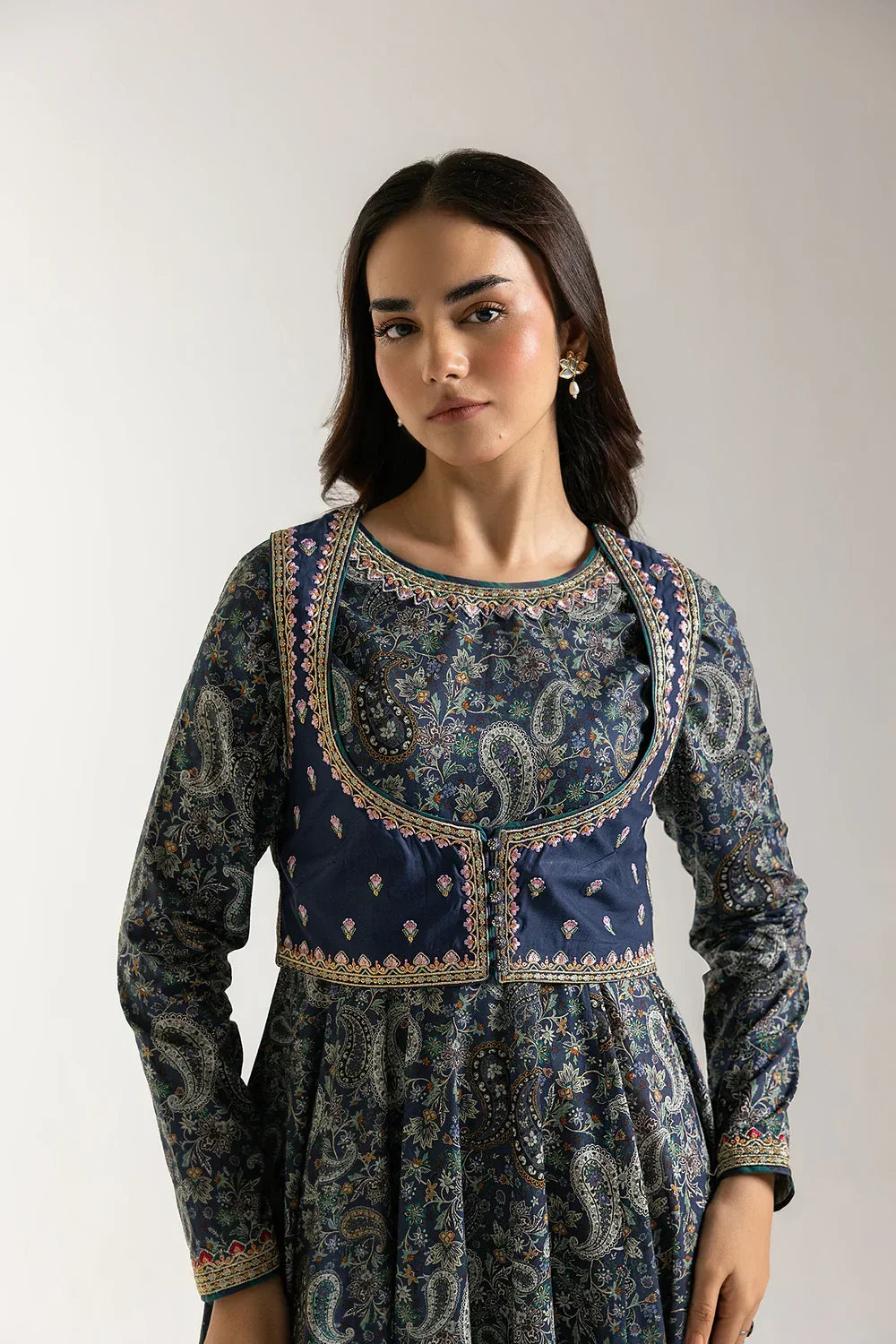 Ethnc Campaign Floral Charm HS'25 Drop-06 - E3283/103/619
