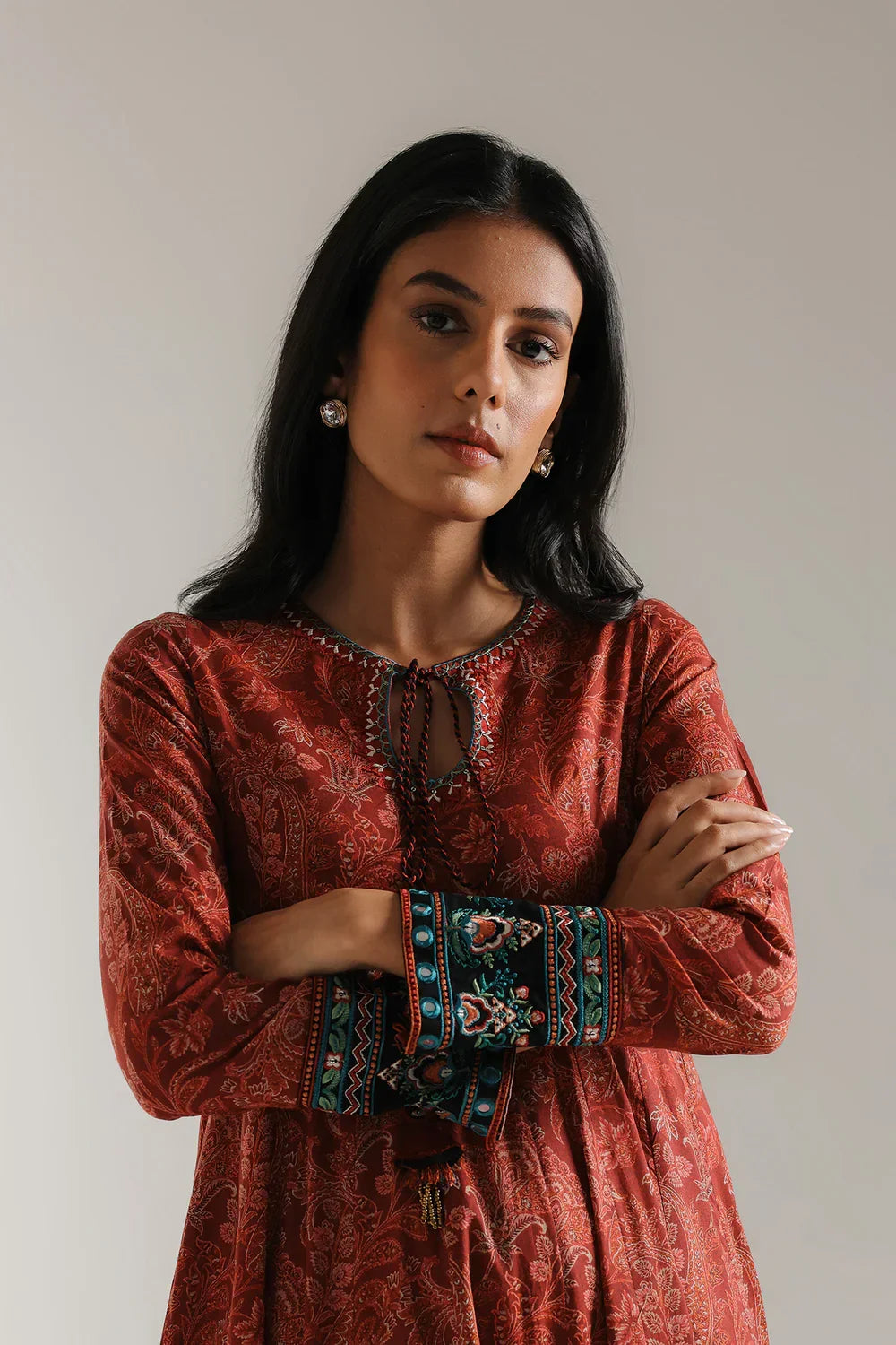 Ethnc Campaign Floral Charm HS'25 Drop-06 - E3284/103/305