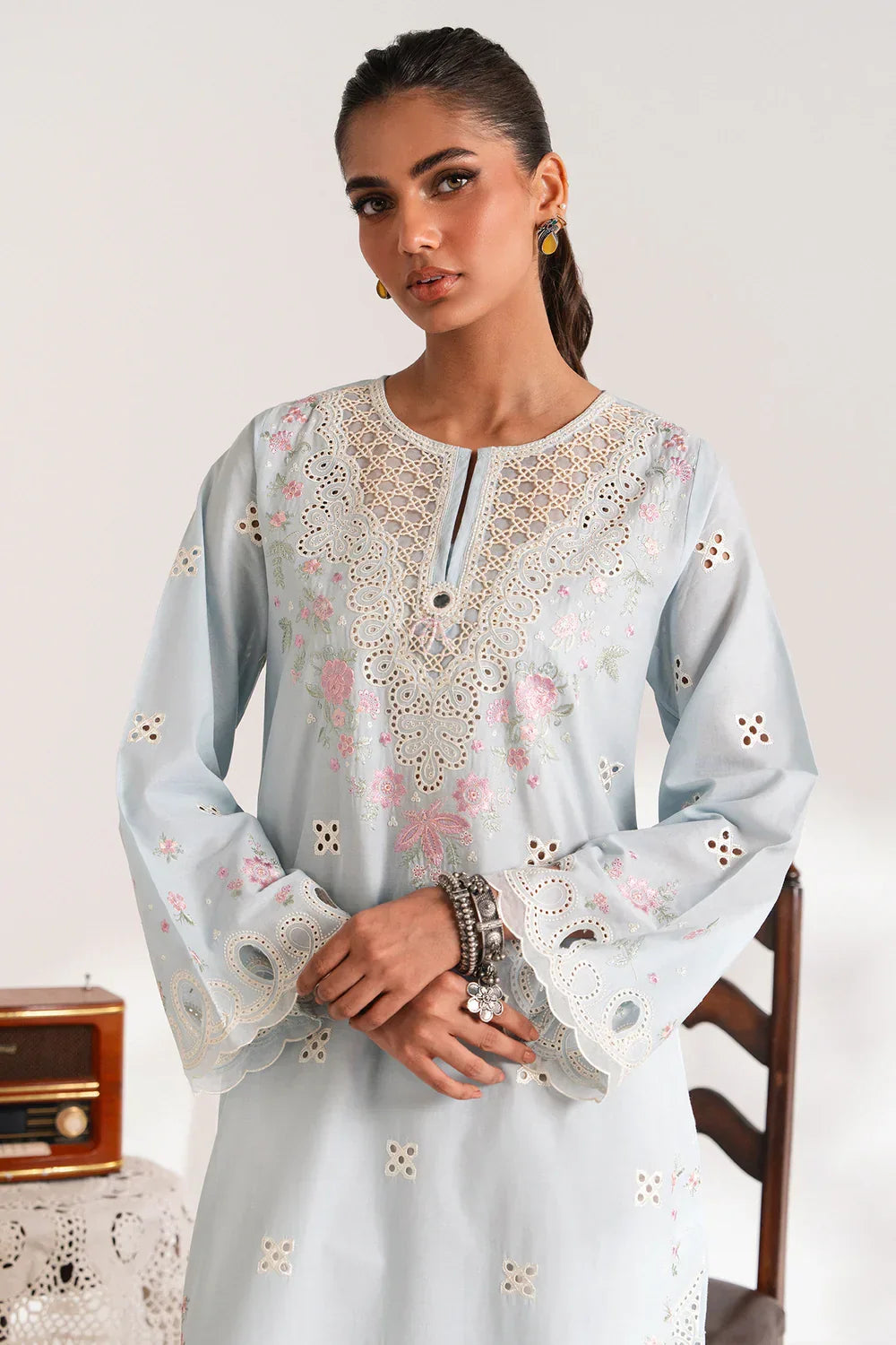 Ethnc Campaign Floral Charm HS'25 Drop-06 - 3314/103/633