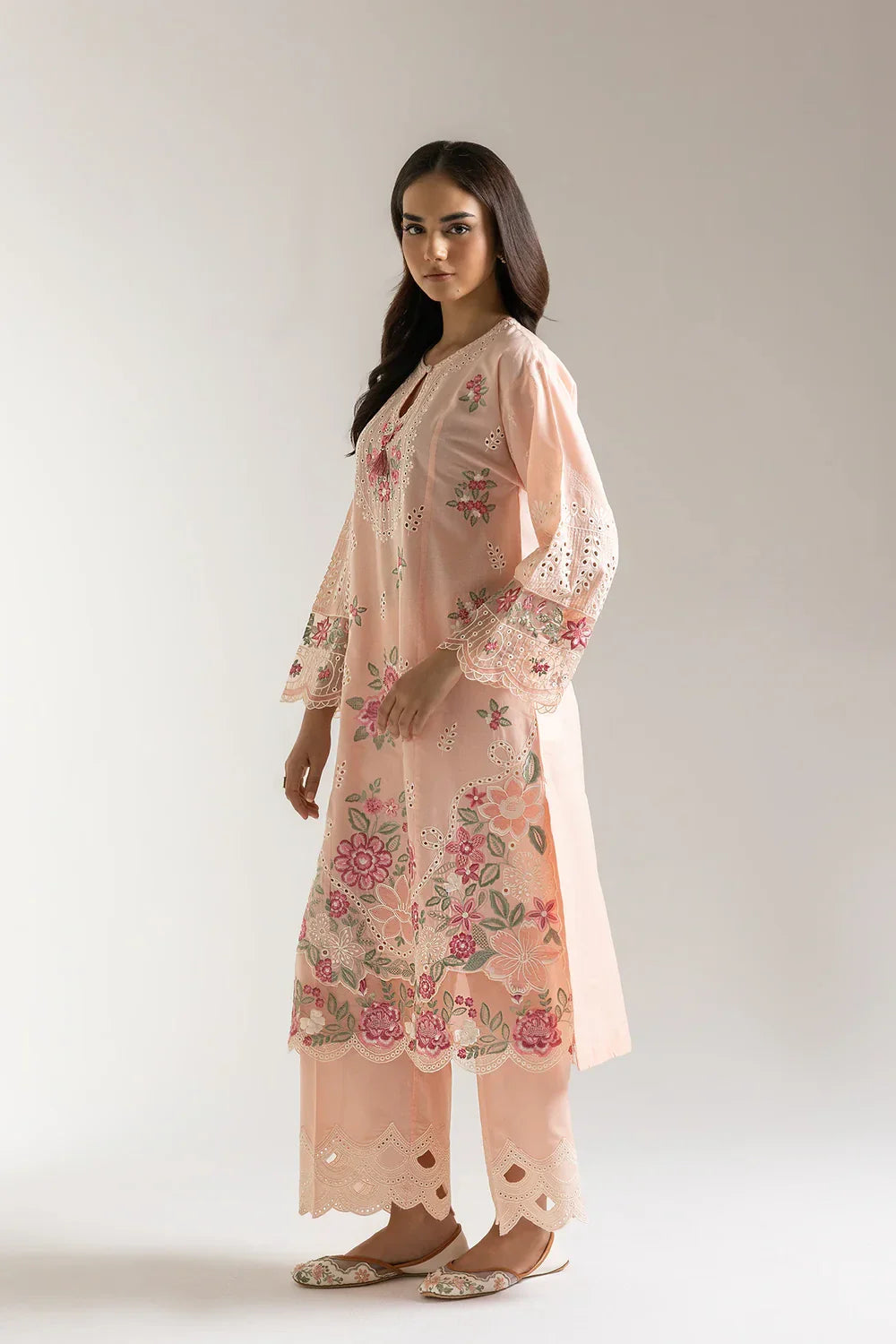 Ethnc Campaign Floral Charm HS'25 Drop-06 - E3321/103/326