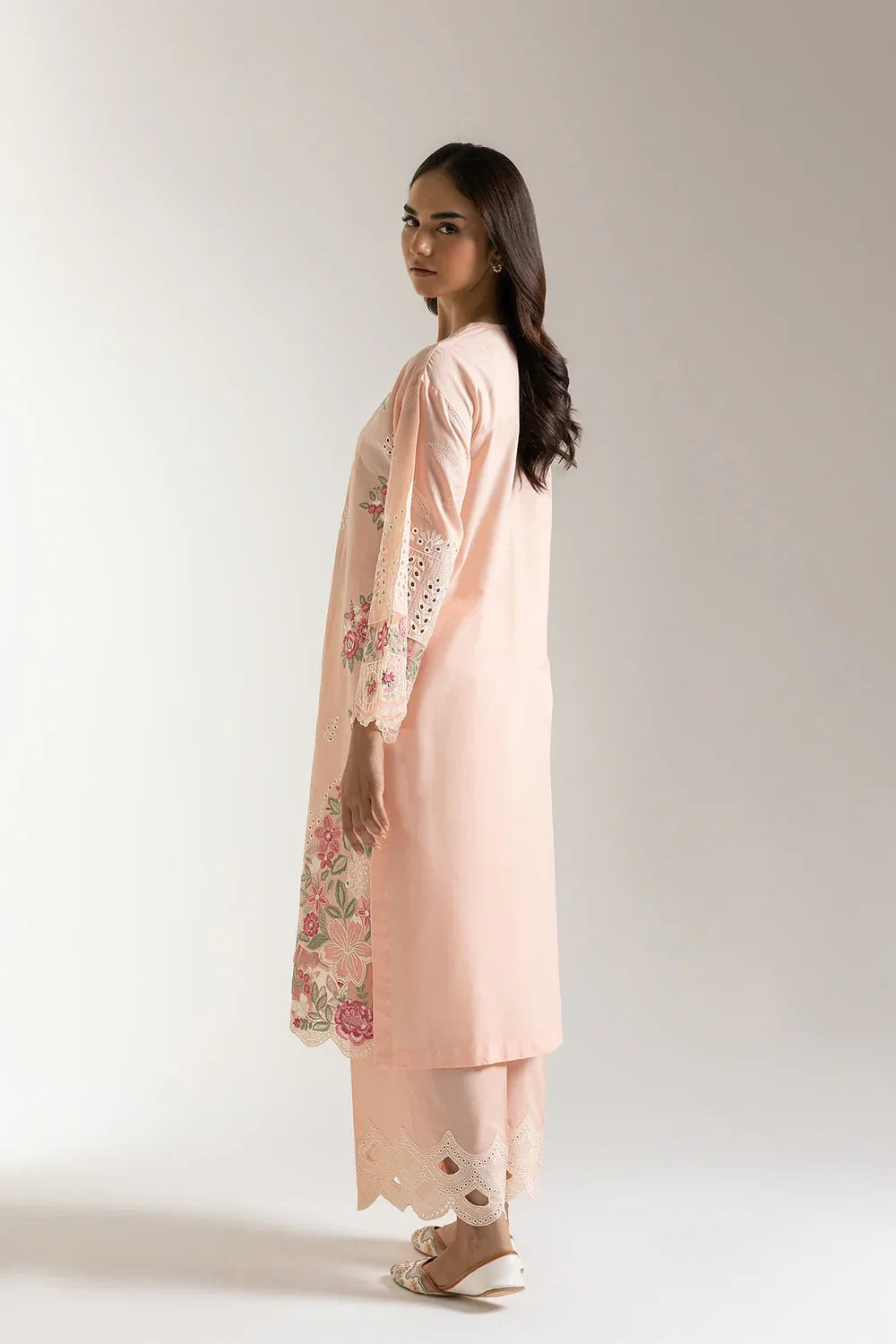 Ethnc Campaign Floral Charm HS'25 Drop-06 - E3321/103/326