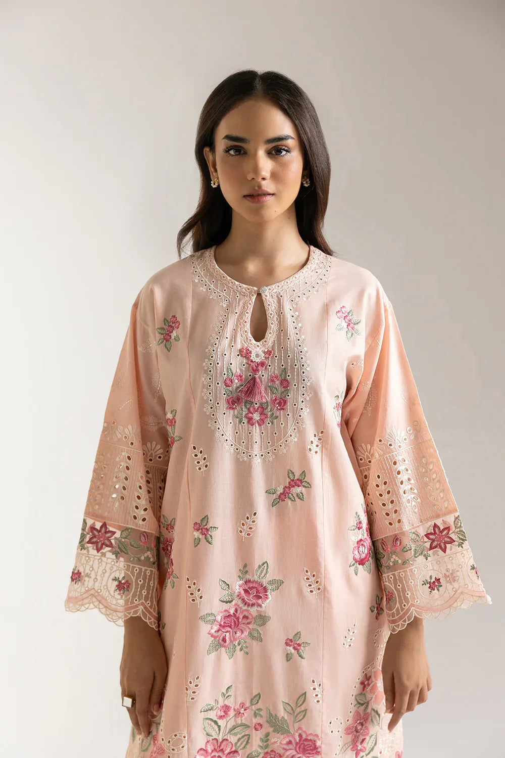 Ethnc Campaign Floral Charm HS'25 Drop-06 - E3321/103/326