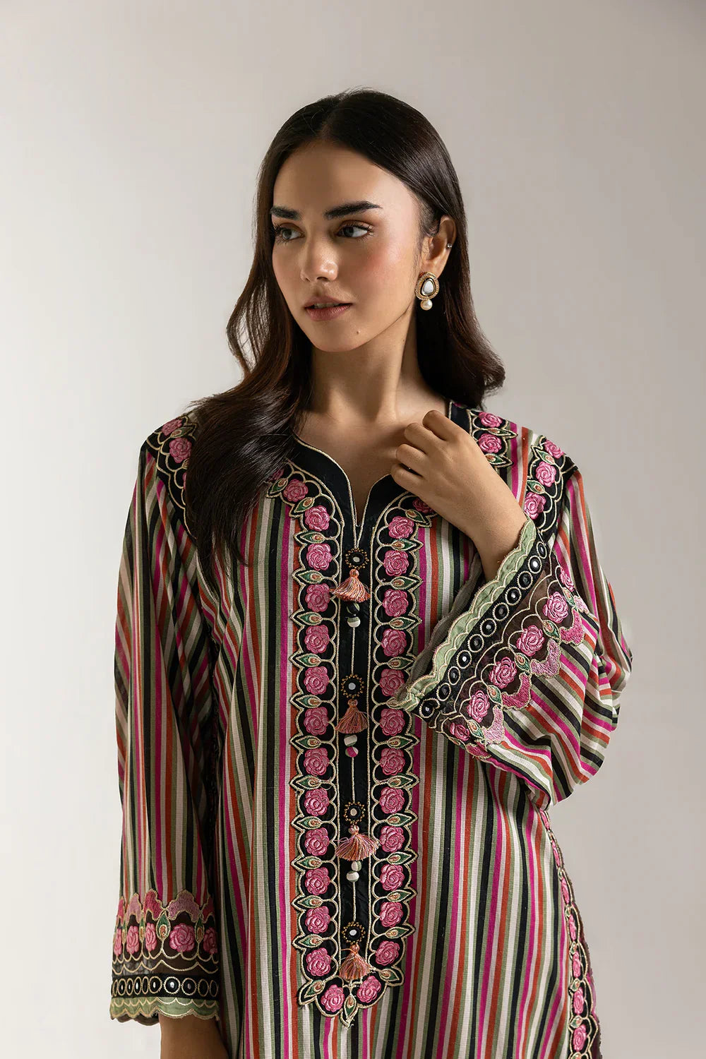 Ethnc Campaign Floral Charm HS'25 Drop-06 -E3380/103/127