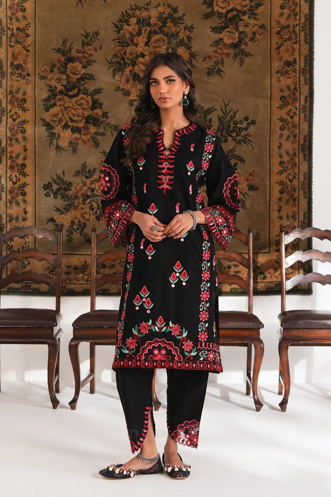 ETHNC EMBROIDERED SUIT (E3390/103/902)