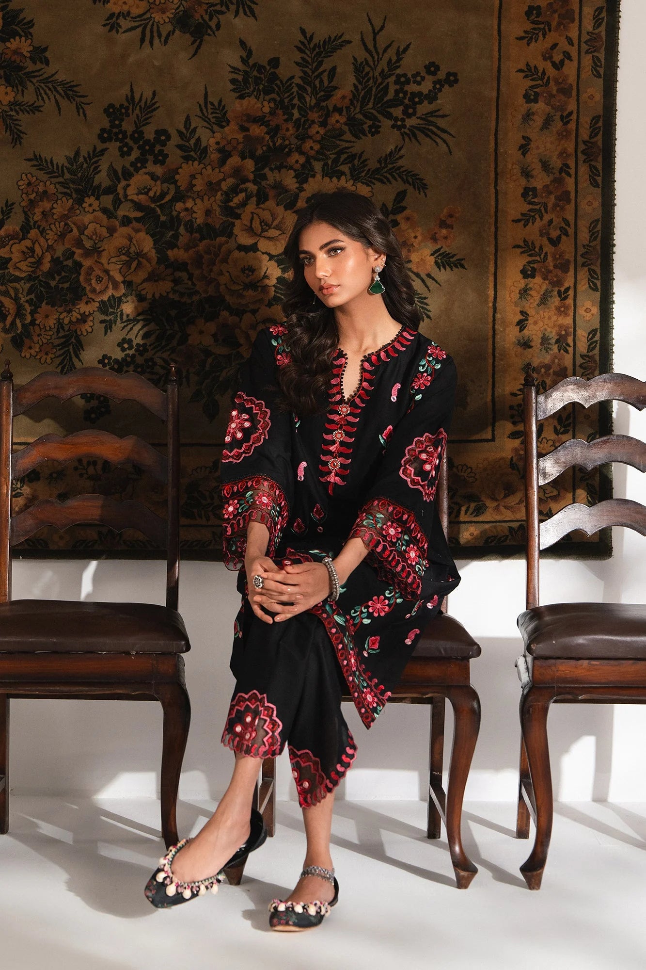 ETHNC EMBROIDERED SUIT (E3390/103/902)