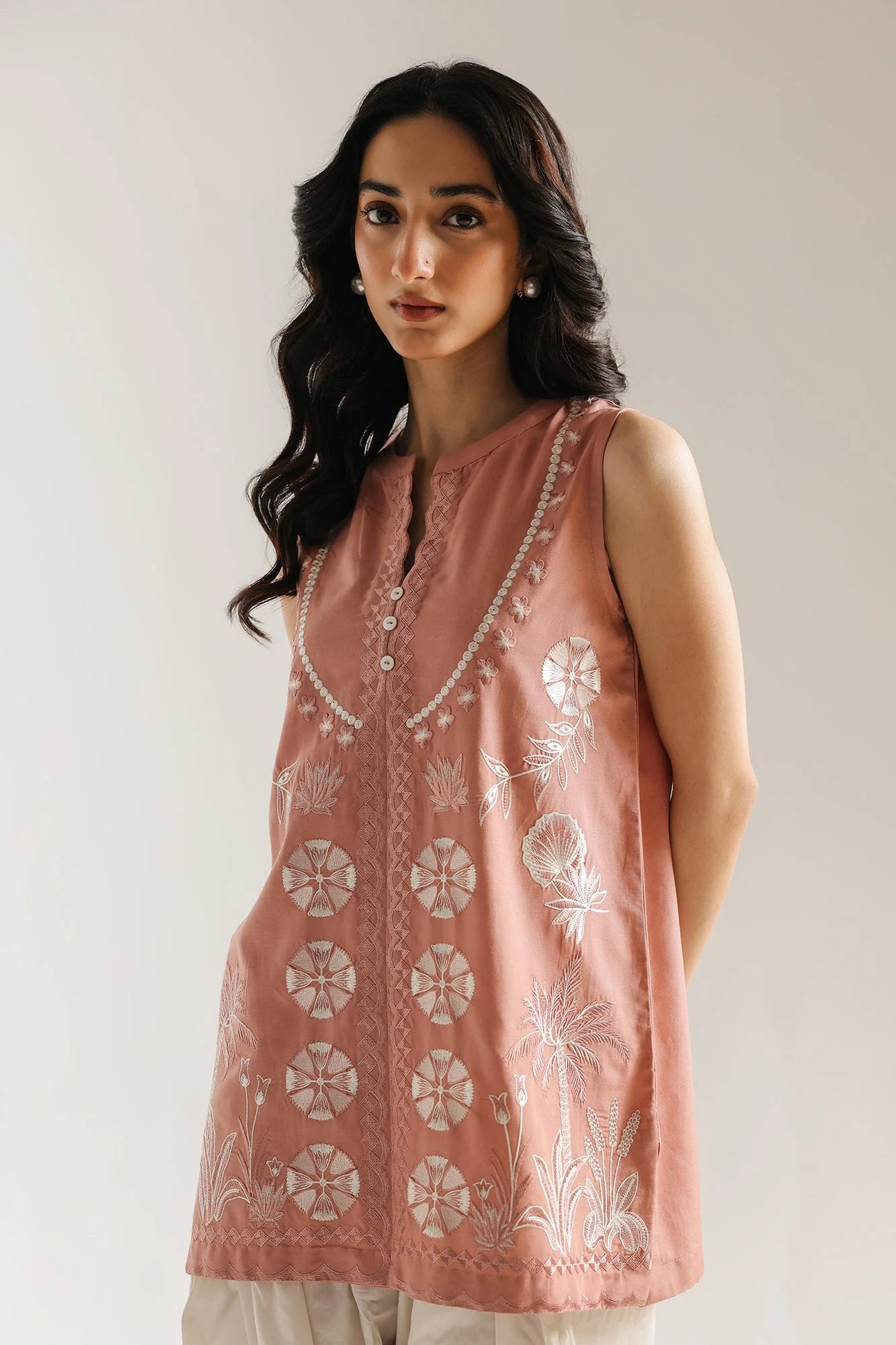 EMBROIDERED KURTI (E7905/102/425) Ethnc