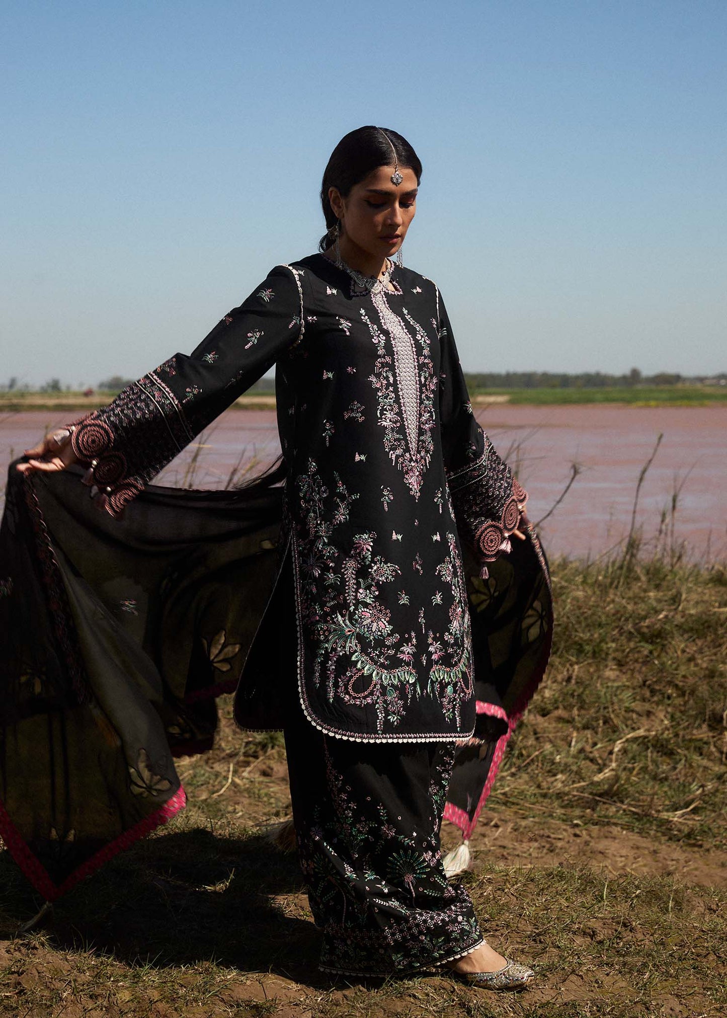 Hussain Rehar Surkh Eid Pret '25 - Siyah