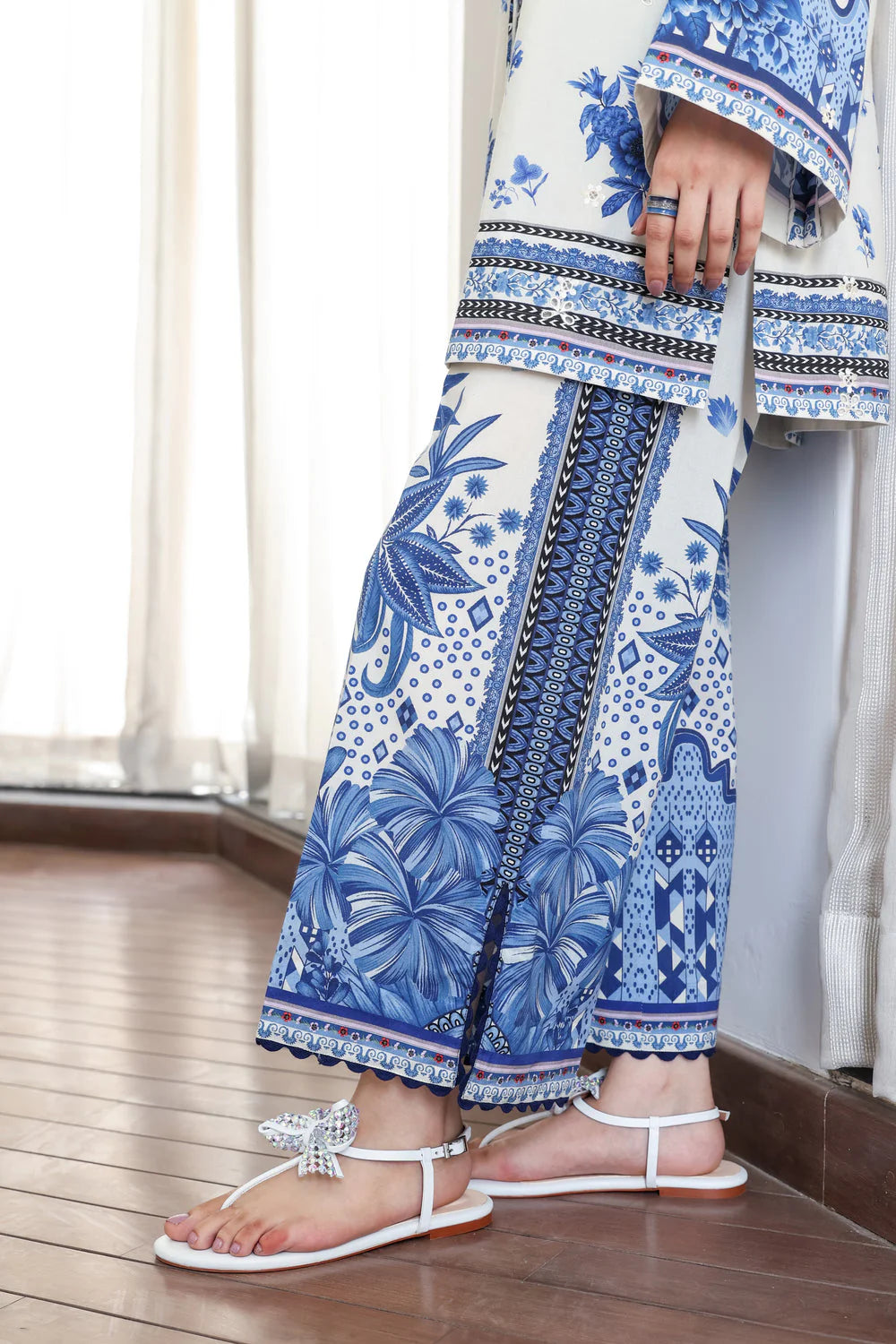 Zaib Staycation '25 - OFF-WHITE & BLUE LUXURY PRINTED 2PCS SET (NPA2-25308)