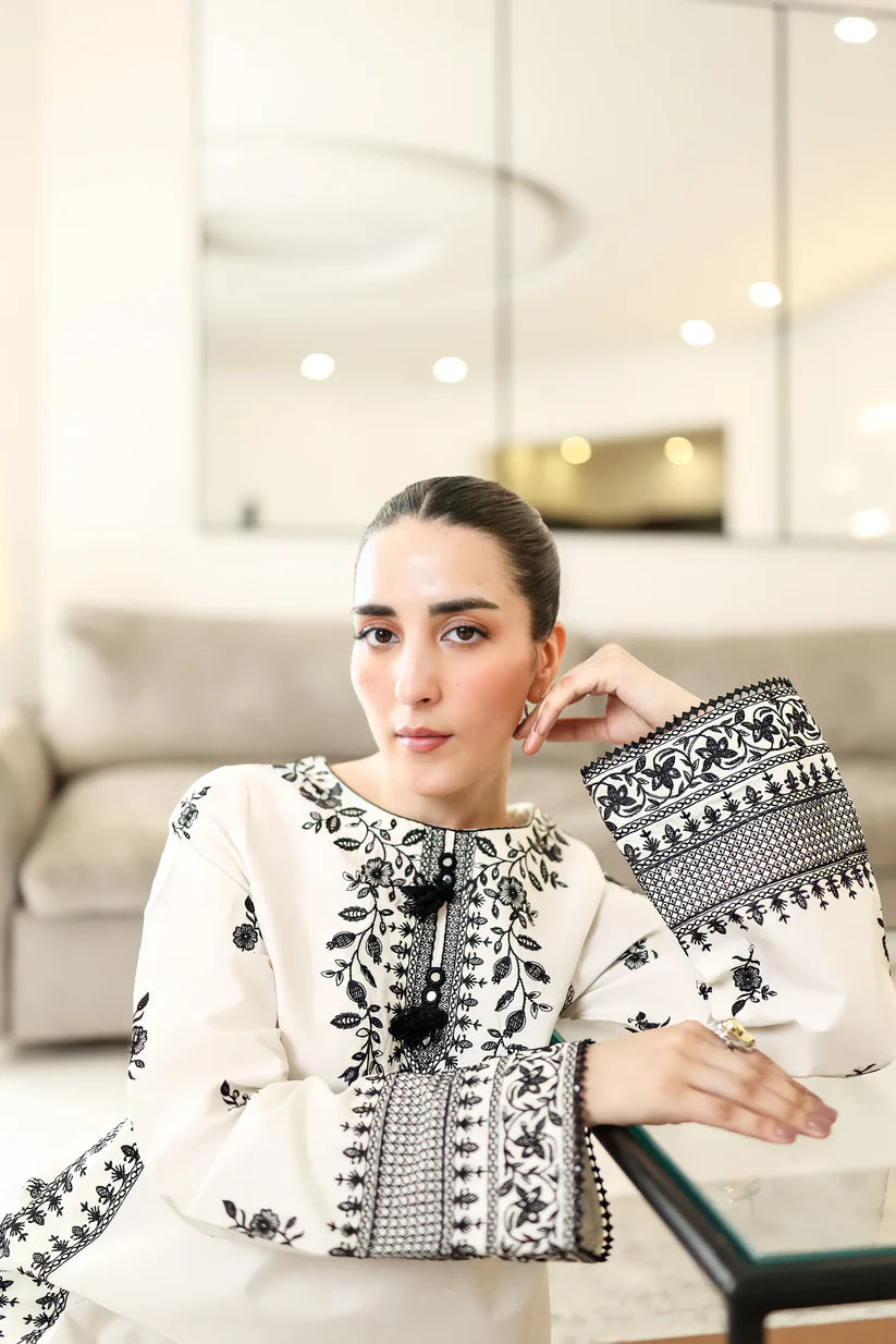 Zaib Staycation '25 - Off-White & Black Luxury Embroidered Farshi Set (NPA2-25302)