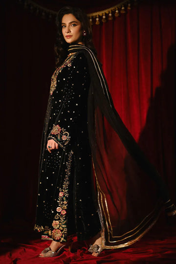 Ansab Jahangir So Hot - Luxury Velvets '25 - Derya