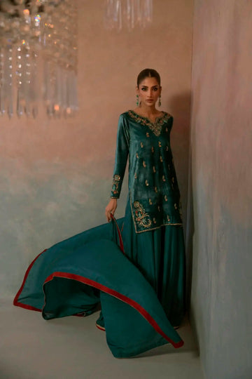 Ayesha Somaya Velvet '25 - Golden Haze