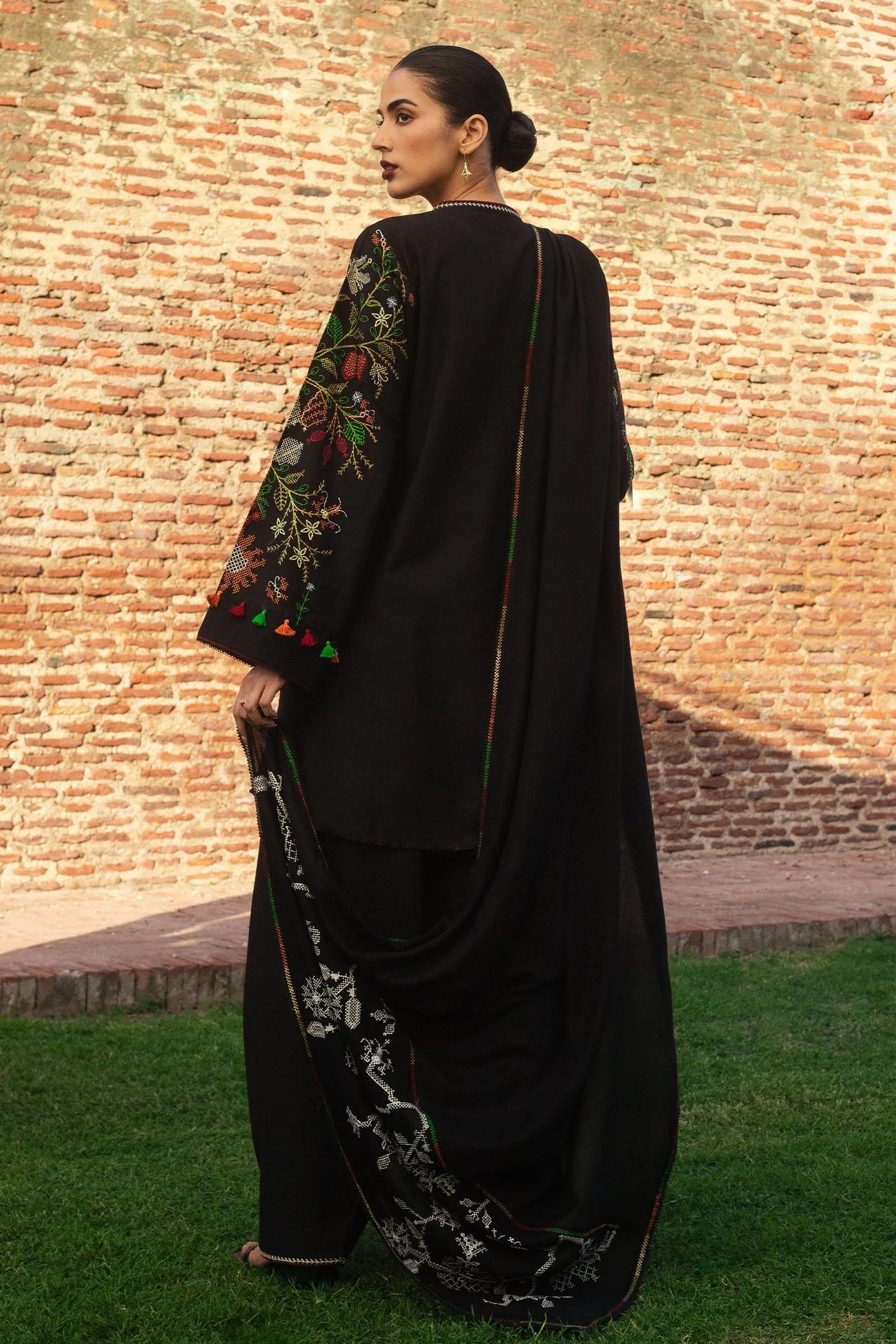 Zara Shahjahan Winter Unstitched 2024 - LALEH-D4