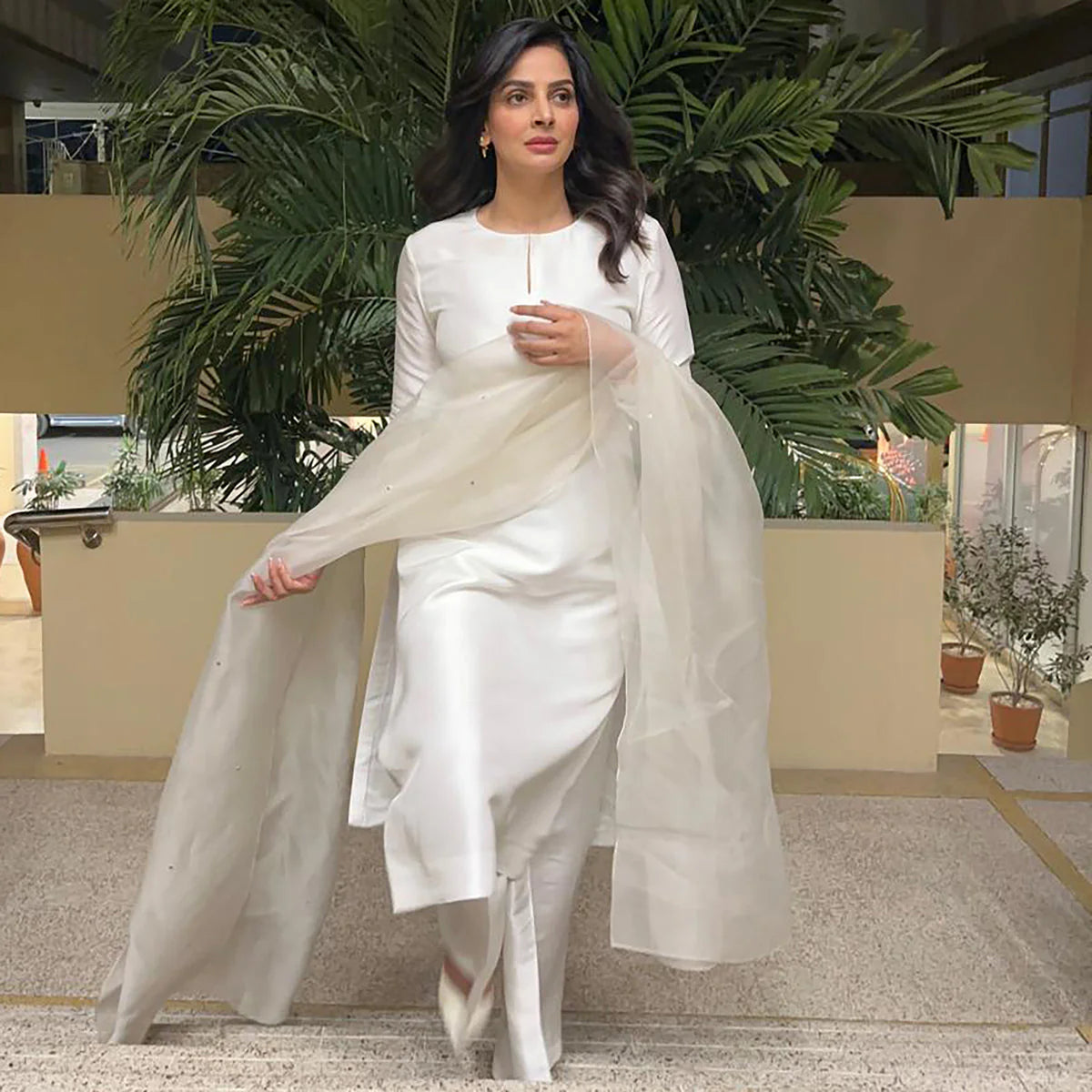 Sadaf Kanwal Personalised '25 - Saba Qamar In White, Stripped Down To Shape And Shine