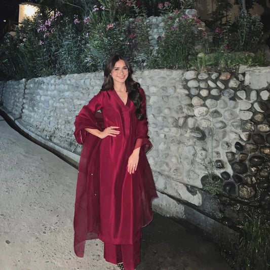 Sadaf Kanwal Personalised '25 - Aena Khan in Raw Silk Magenta Deliberate Yet Complete