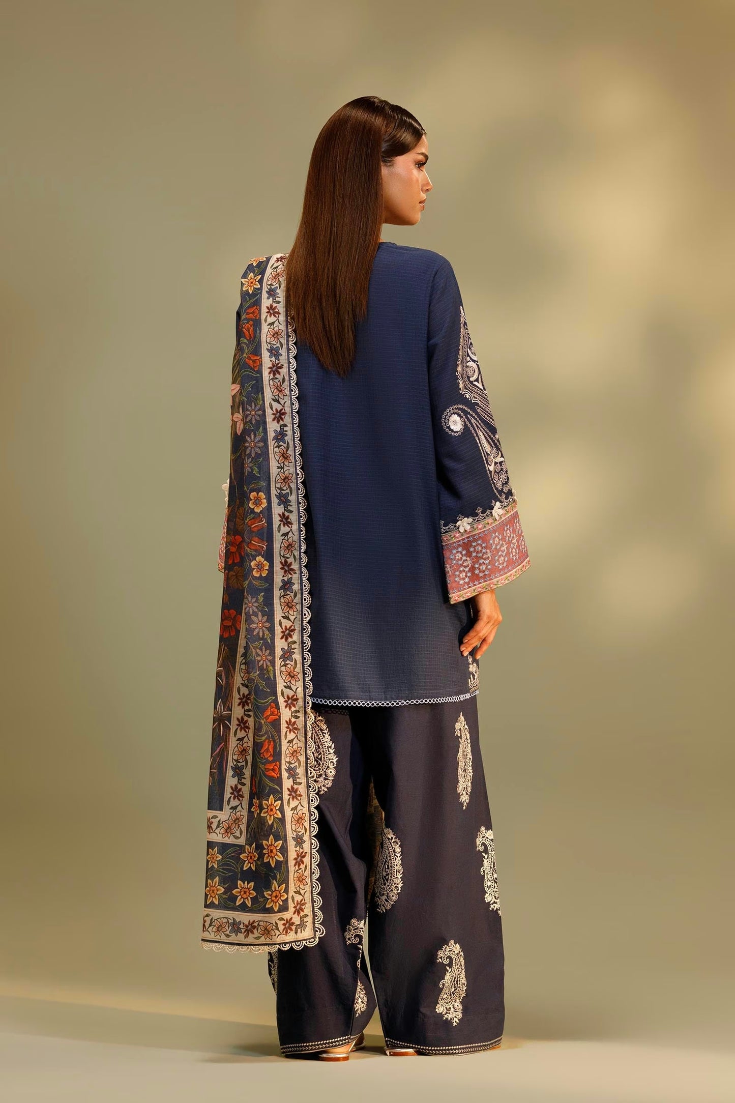 Sana Safinaz Unstitched Embroidered 3 Piece Muzlin Suit | M262-001b-ct