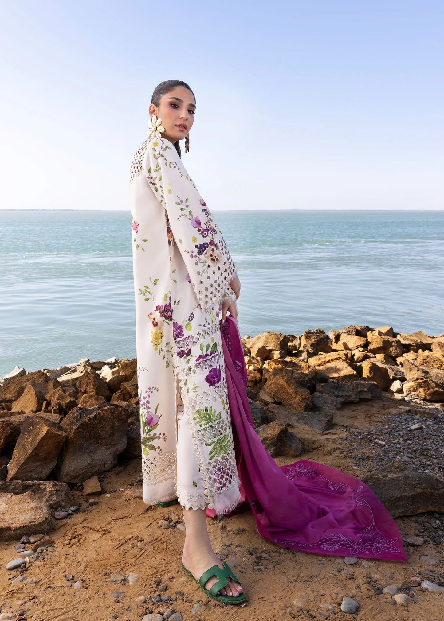 Crimson Flow by Crimson'25- Bloom Bold - D4 A