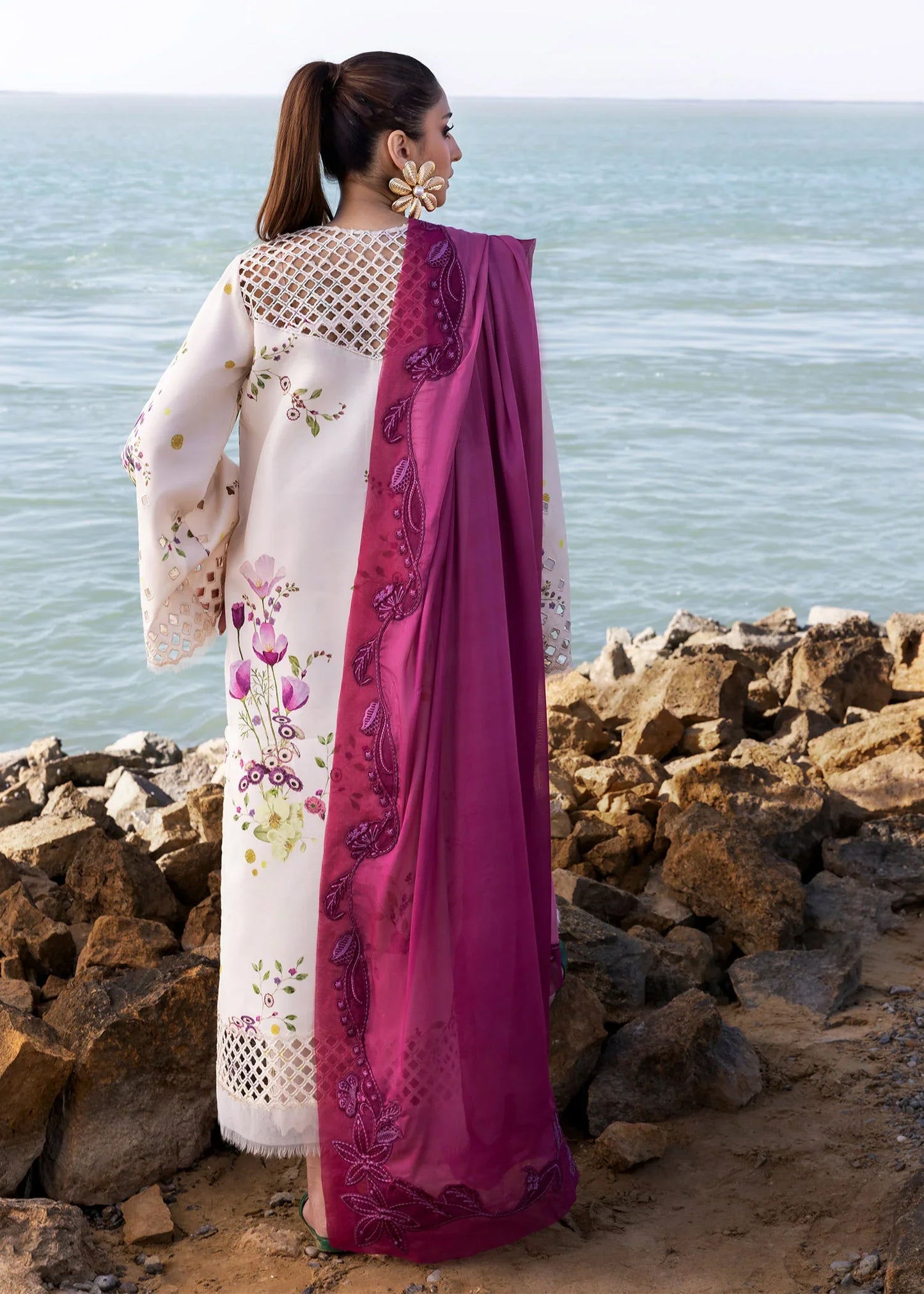 Crimson Flow by Crimson'25- Bloom Bold - D4 A