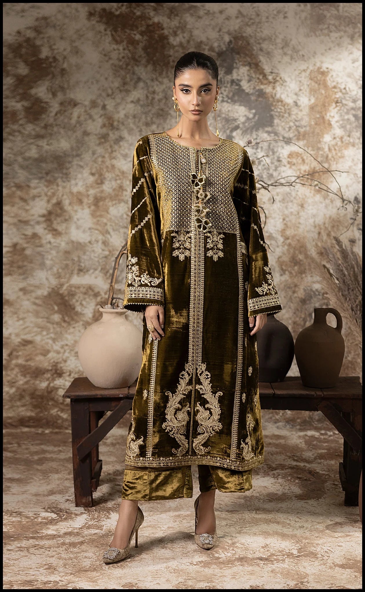 Sumaira Aurangzeb A Velvet Affair'24 - Golden Moss