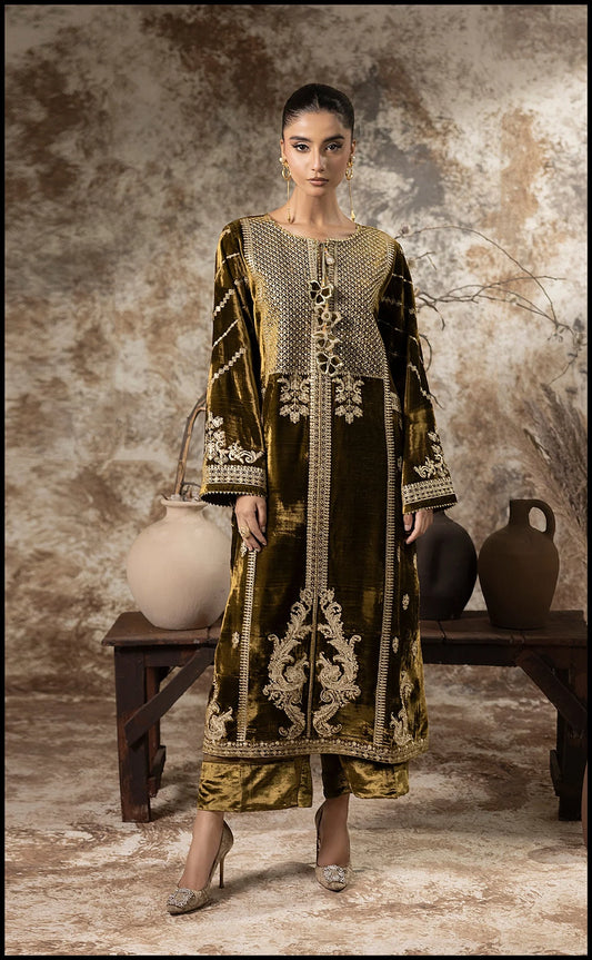 Sumaira Aurangzeb A Velvet Affair'24 - Golden Moss