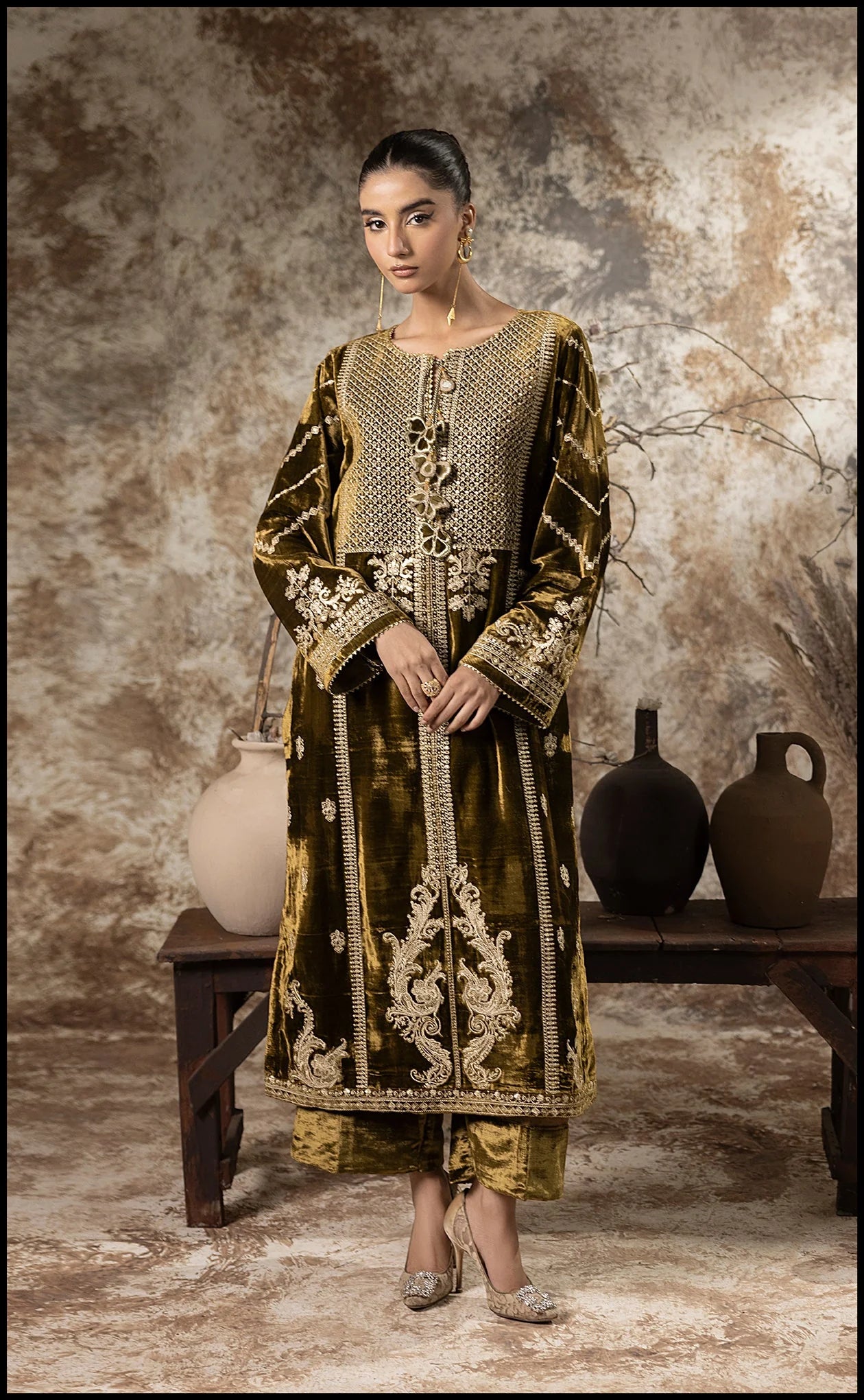 Sumaira Aurangzeb A Velvet Affair'24 - Golden Moss