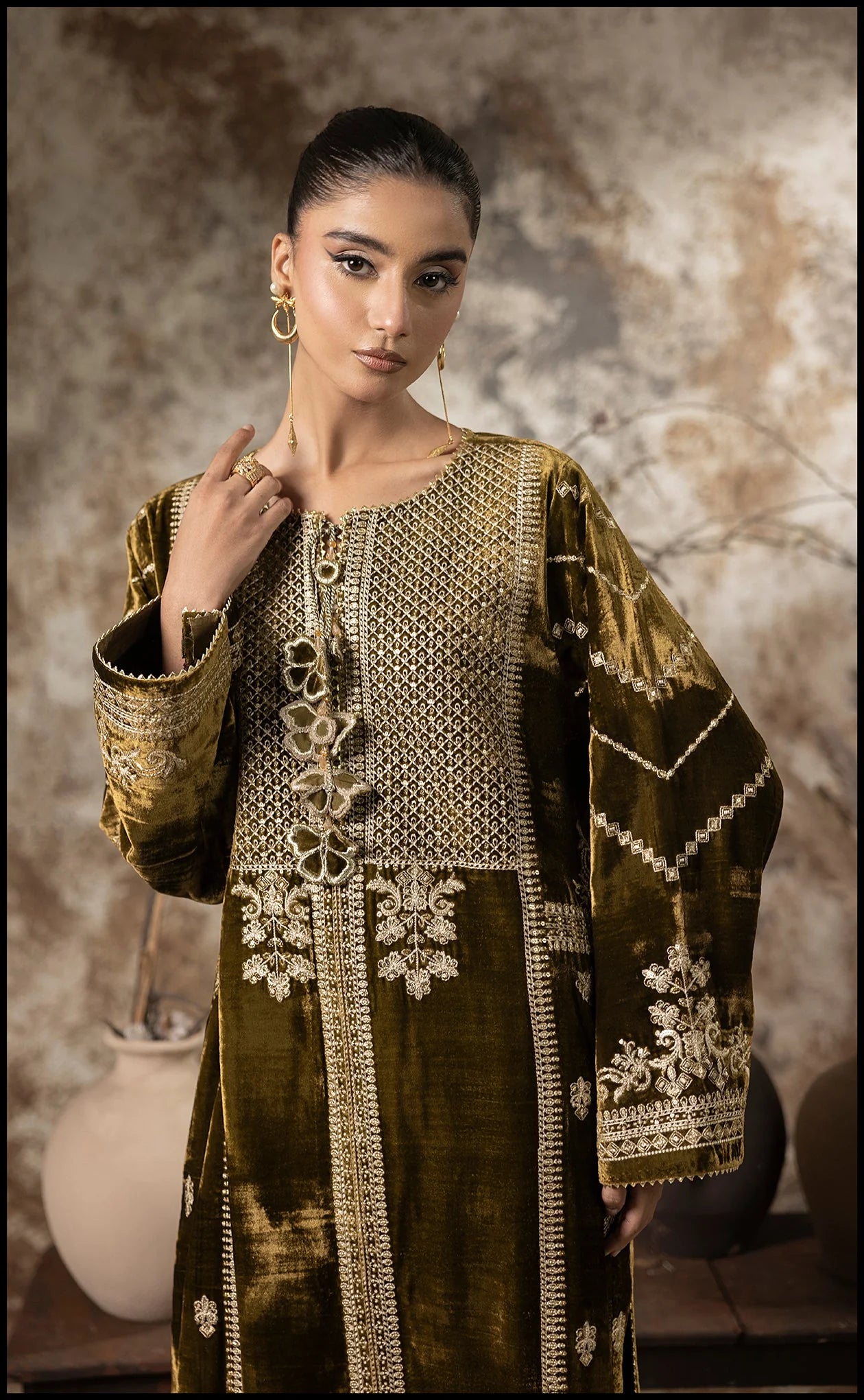 Sumaira Aurangzeb A Velvet Affair'24 - Golden Moss