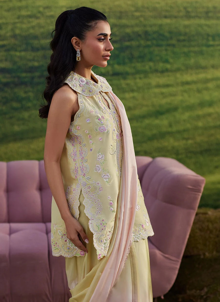 Farah Talib Aziz | Esma Sari
