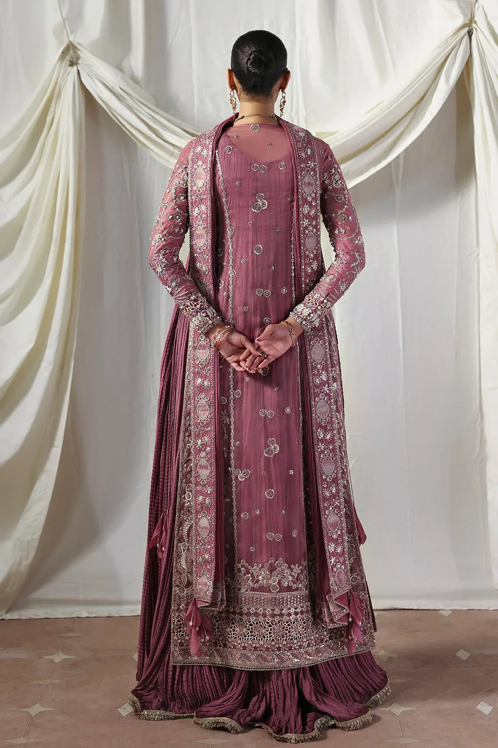 Soraya Lumene Festive '25/26 - Isolde