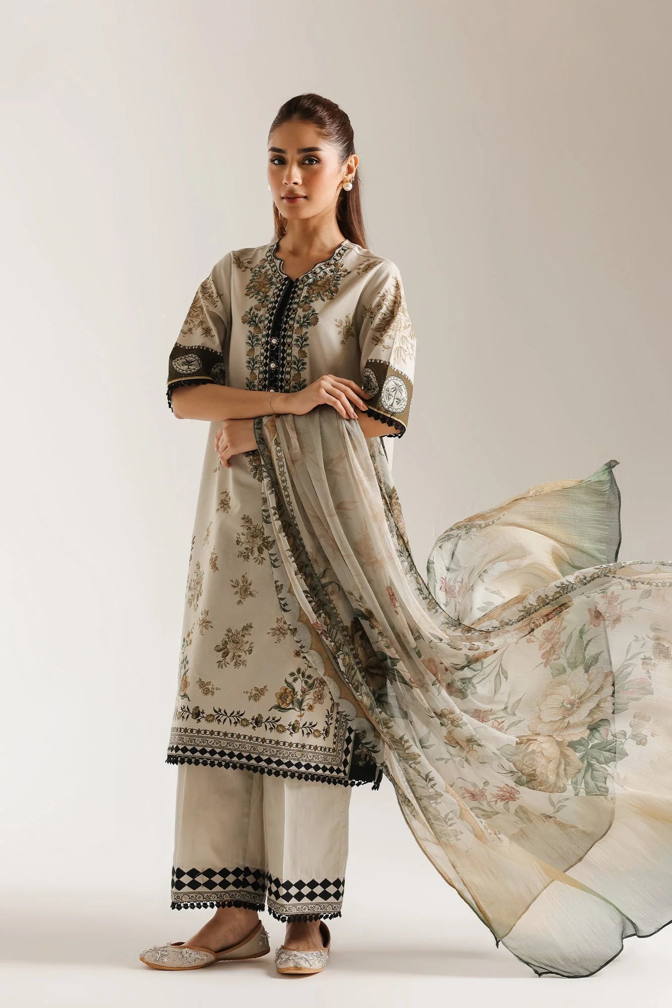 ETHNC EMBROIDERED SUIT (E1009/203/006)