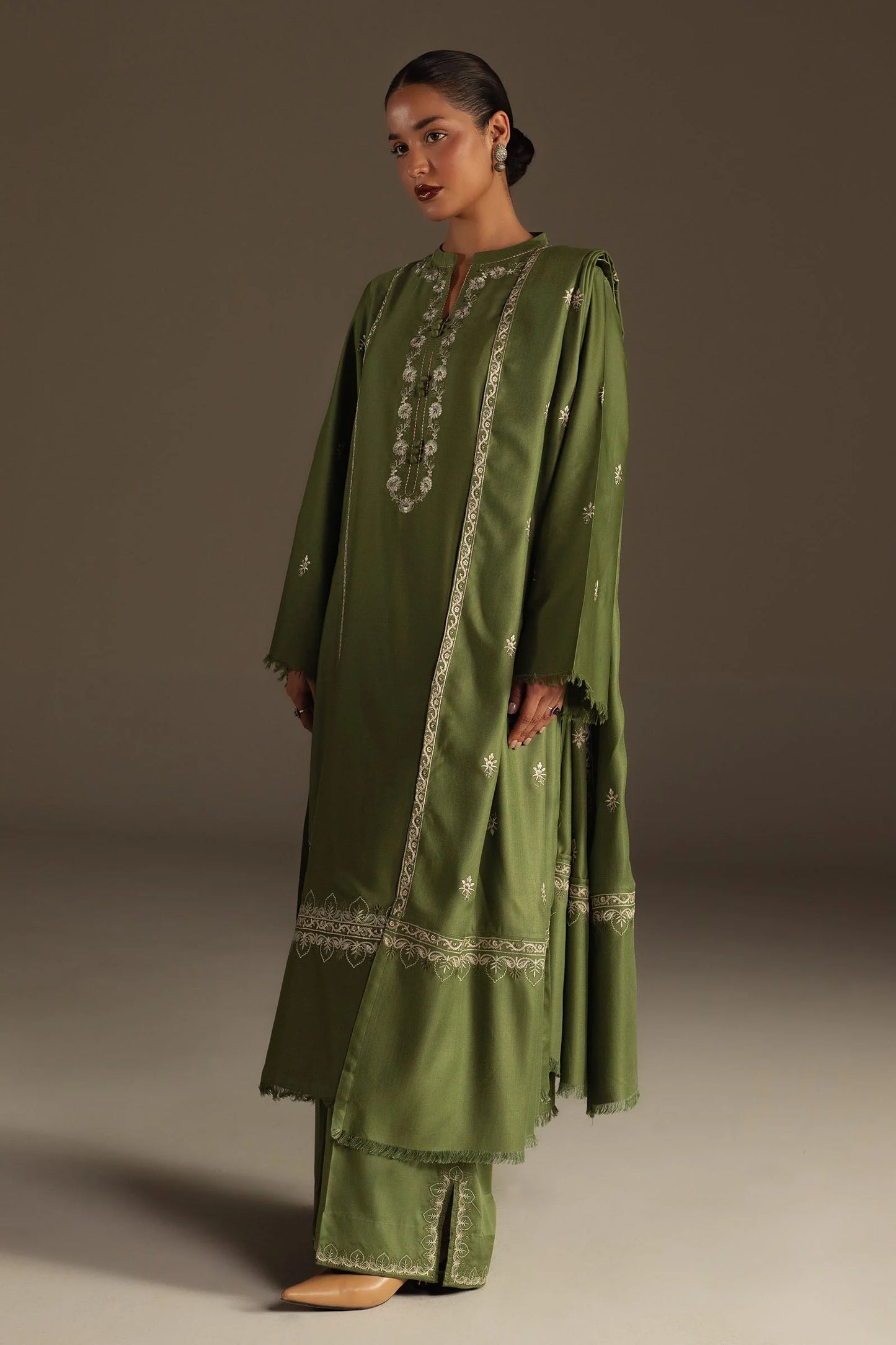 Zara Shahjahan - Zimal