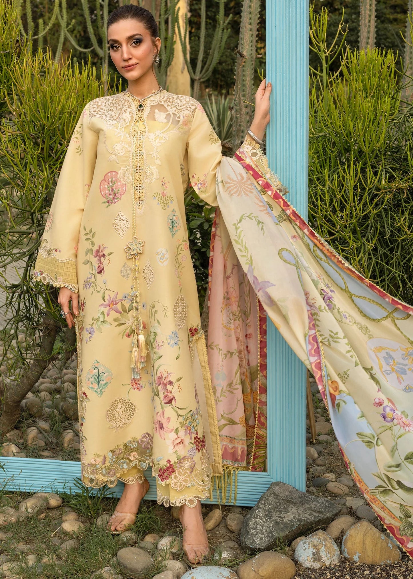 Saira Shakira | MAELLE 1A