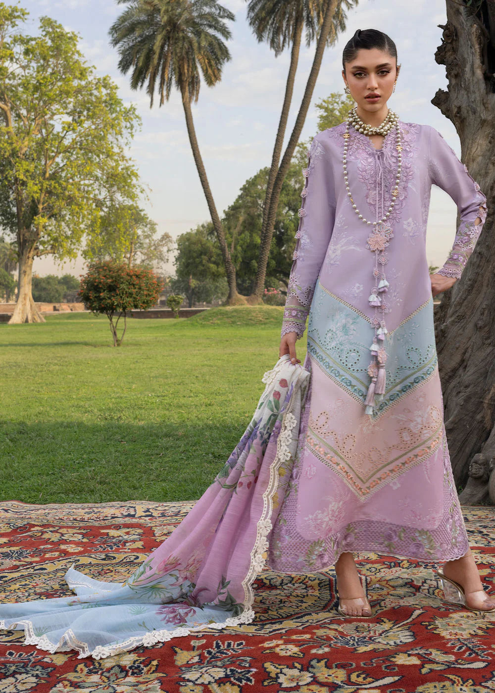 Saira Shakira | AVA 1B